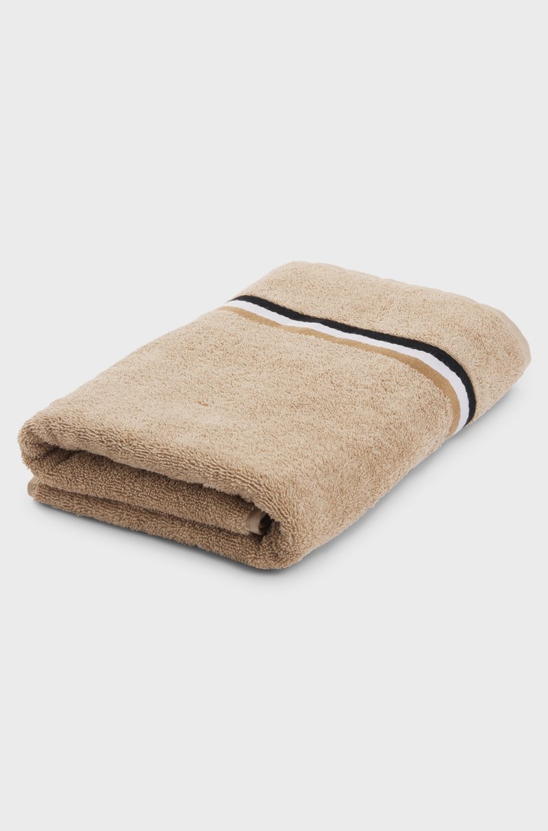 Hugo Boss Toalla de baño de algodón con borde con raya de la marca