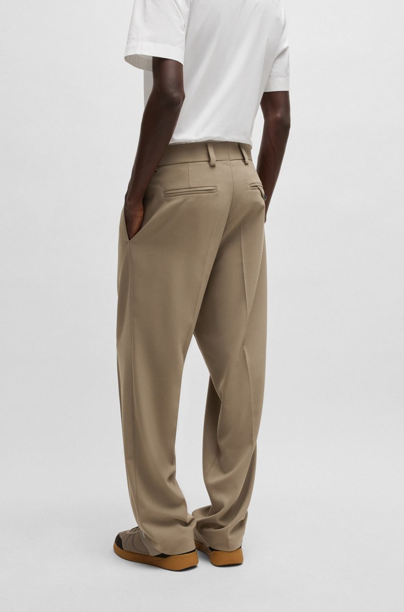 Hugo Boss Pantalones de corte moderno en sarga elástica con raya delantera Oferta especial