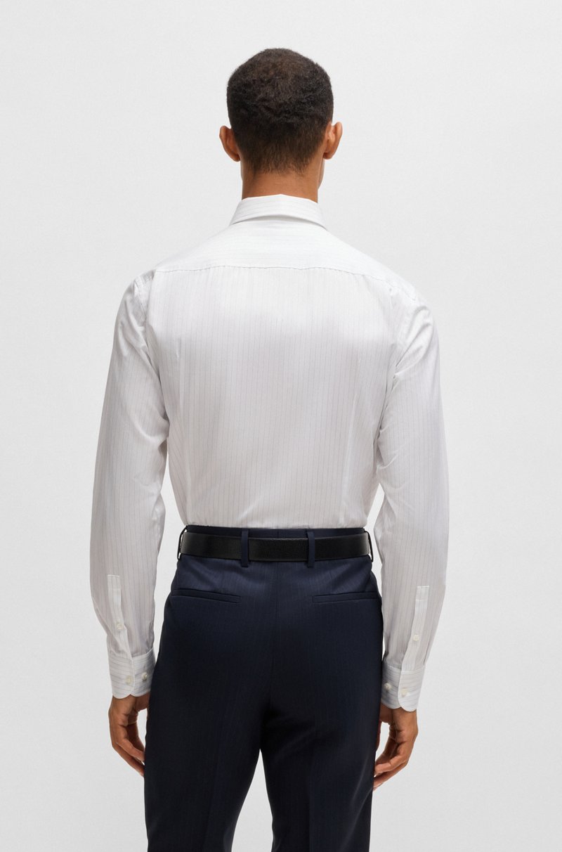 Hugo Boss Camisa slim fit en sarga de algodón a rayas Oferta exclusiva