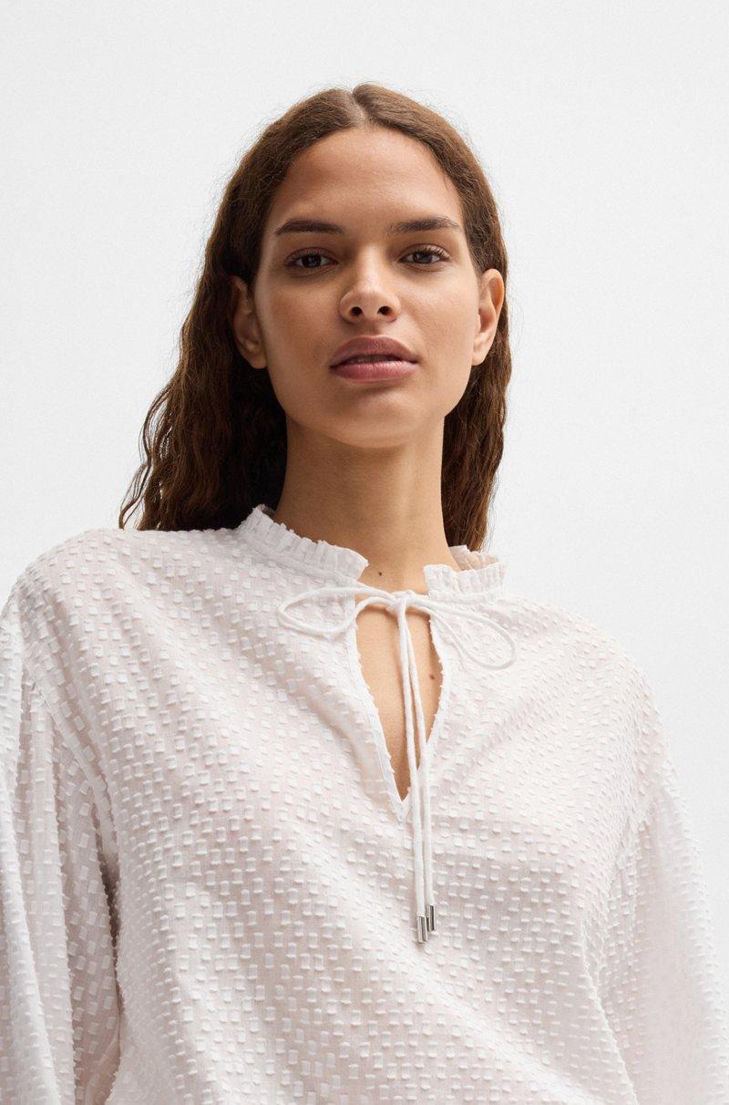 Hugo Boss Blusa relaxed fit de algodón con dibujo y cuello de volante En oferta