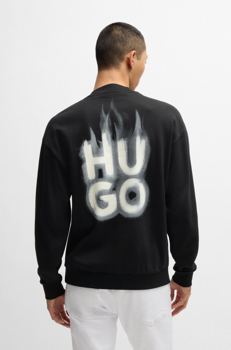Hugo Boss Sudadera de rizo de algodón con estampado de logos apilados ahumados