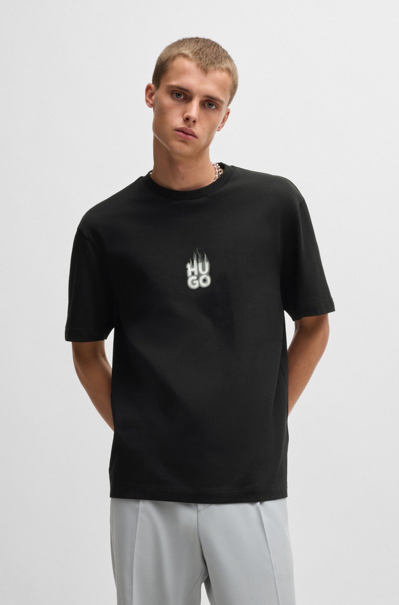 Hugo Boss Camiseta de punto de algodón con estampados de logos apilados ahumados Devoluciones gratuitas