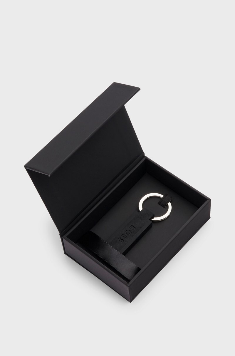 Hugo Boss Llavero con logo en silicona negra y latón Descuentos del mes