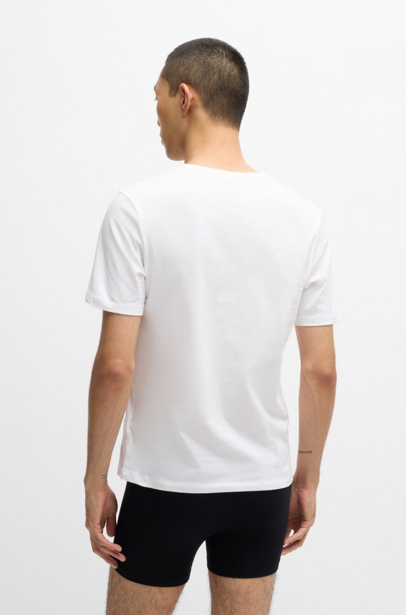 Hugo Boss Paquete de tres camisetas interiores de algodón con logo estampado En oferta
