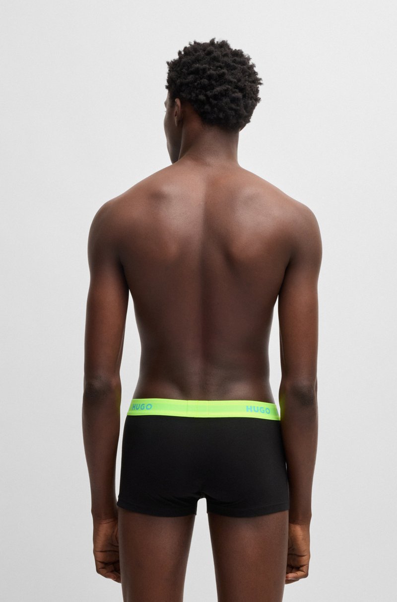 Hugo Boss Paquete de tres calzoncillos de algodón elástico con logos en la cintura Libre de impuestos