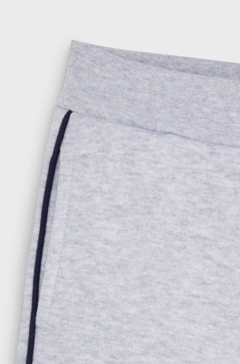 Hugo Boss Shorts para niños en mezcla de algodón con rayas y logo Últimos 2 días