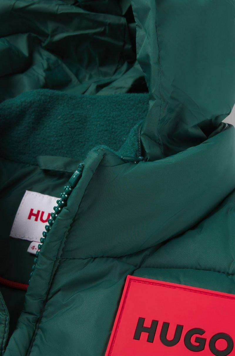 Hugo Boss Chaqueta acolchada repelente al agua con capucha oculta para niños Descuento por venta flash