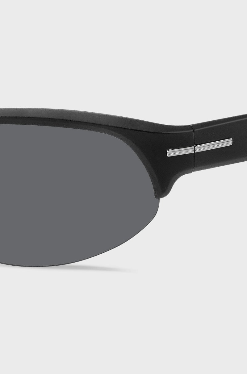 Hugo Boss Gafas de sol negras de estilo máscara con detalles metálicos plateados Rebajas top
