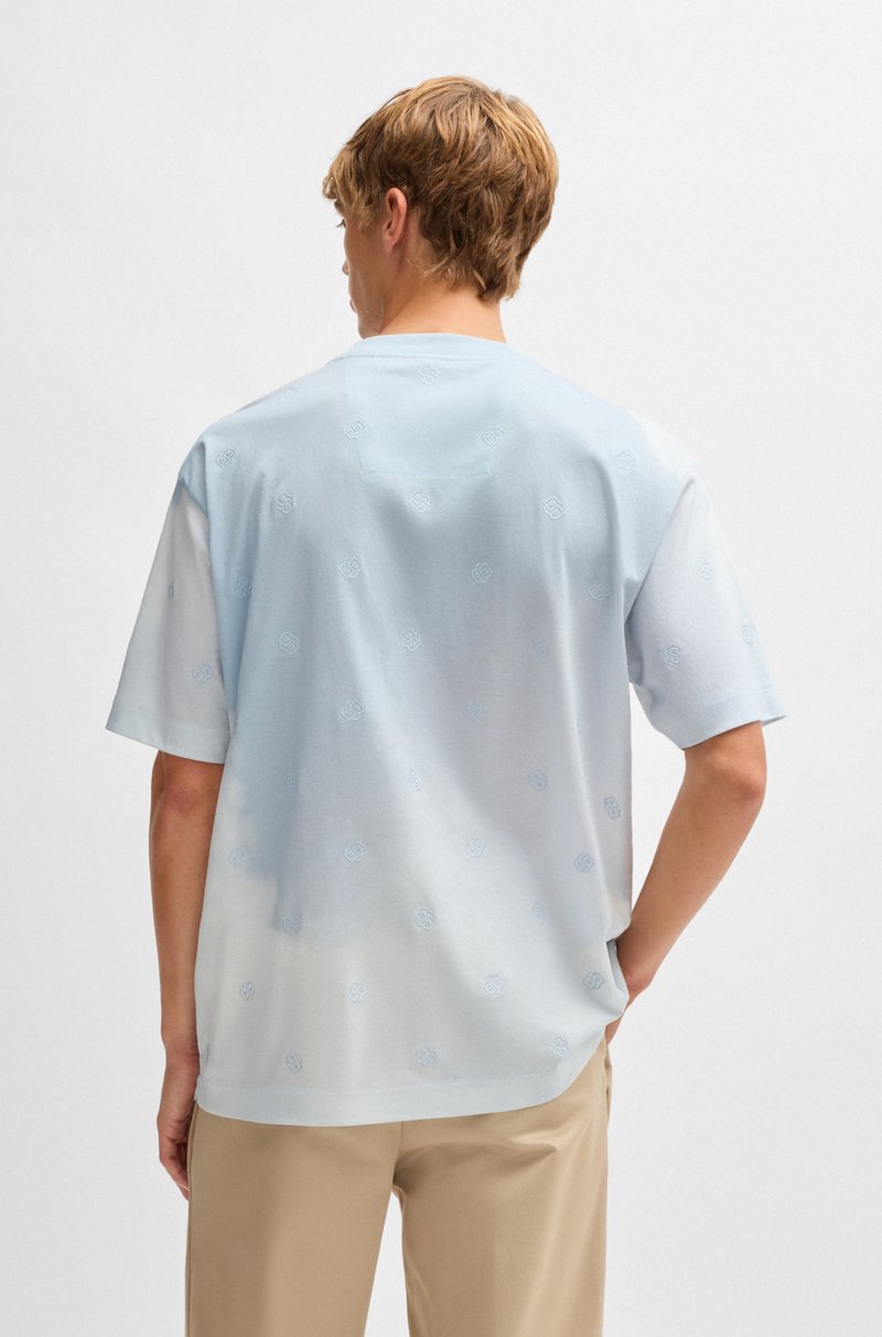 Hugo Boss Camiseta con ilustración de nubes y monogramas Double B Solo hoy