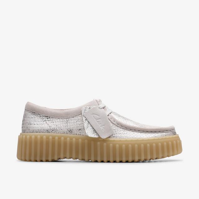 Clarks Zapatos de mujer Torhill Bee en color plateado metálico Wallabee